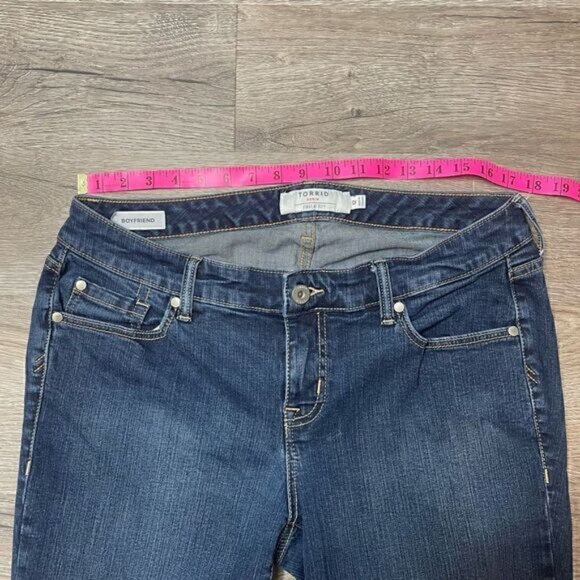 Torrid Boyfriend Skinny Jeans Size 12 Dark Wash Stretch Raw Hem 28&Quot; Inseam - Picture 4 of 6